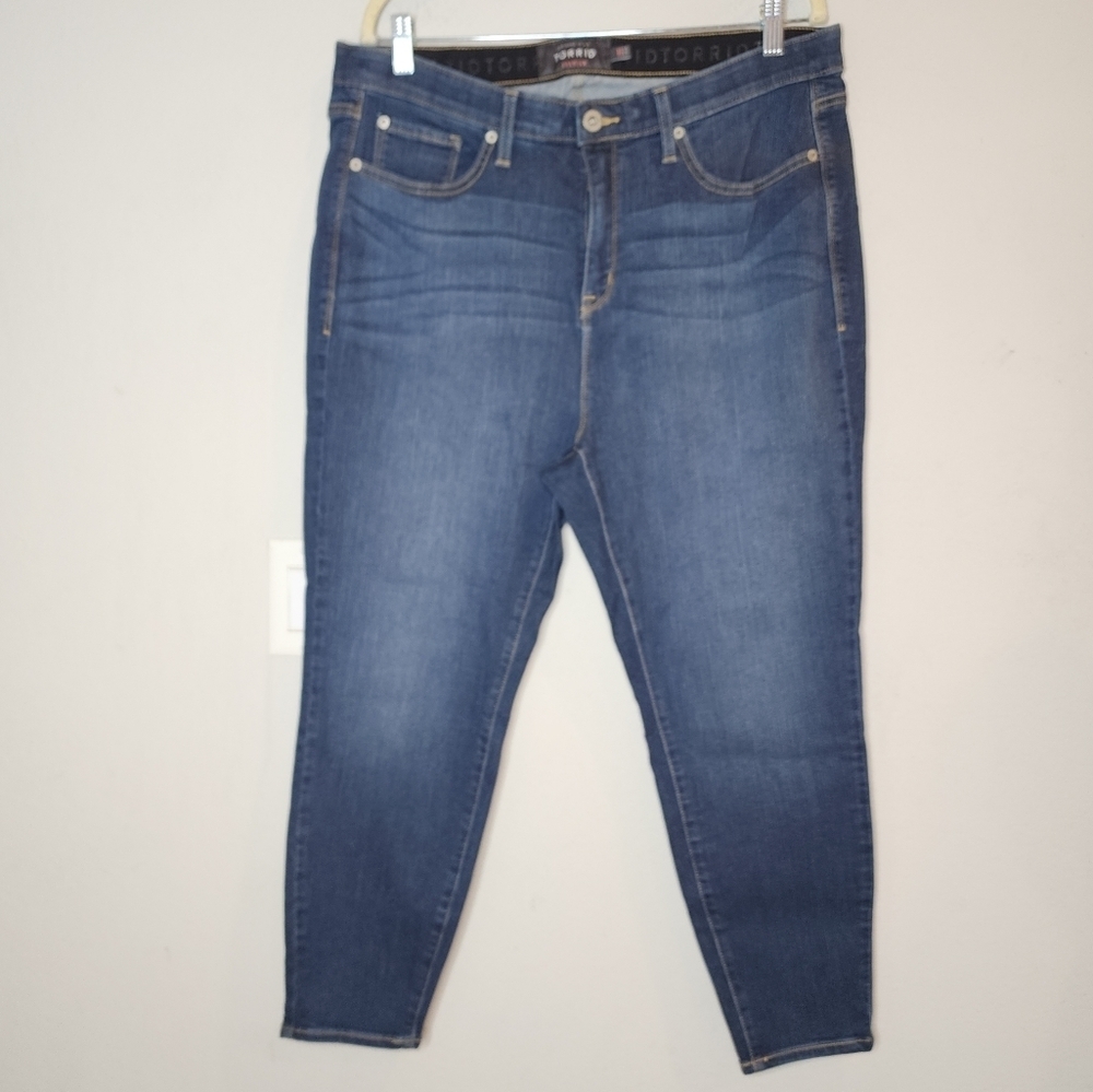 Torrid Sky High Skinny jeans. Women's size 20P.